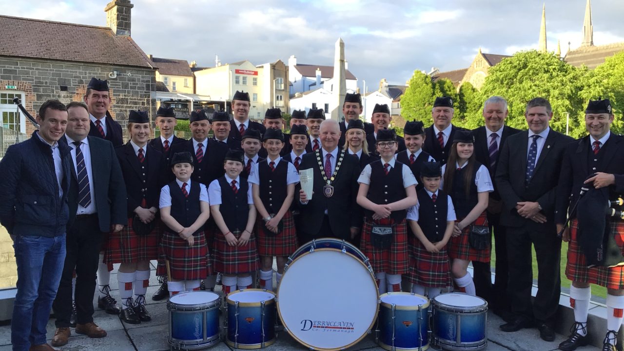 Derryclavin Pipe Band