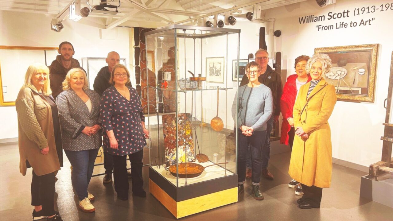 The pictures relate to a museum visit by the partners and some of the artists involved in the project