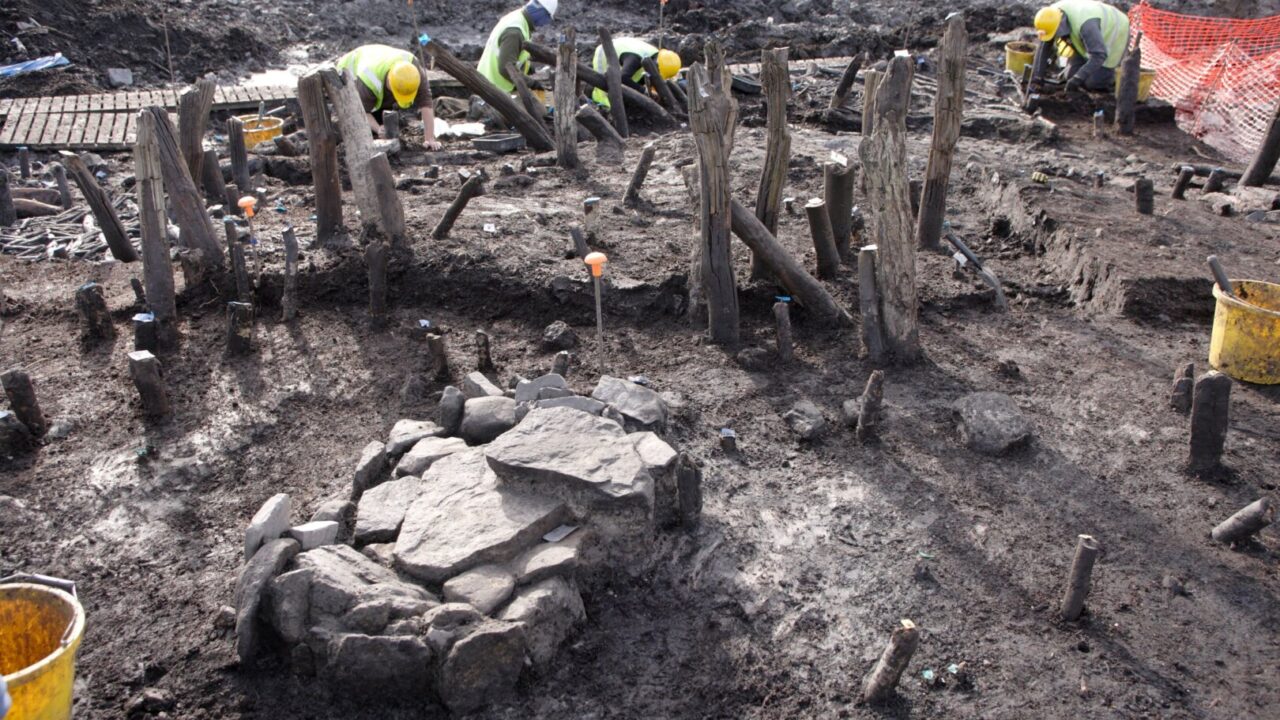 6.Drumclay Crannog House 8024